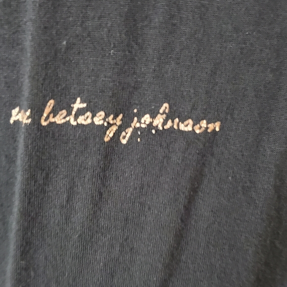 Betsy Johnson Performance Champagne Top - Picture 4 of 9